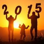 Una familia da la bienvenida al 2015 en Lingbao, China, el 1 de enero.