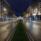 Calle Alcal&aacute; en el tramo entre la plaza de Cibeles y la puerta de Alcal&aacute;.