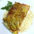 Ingredientes: huevos, at&uacute;n natural, esp&aacute;rragos blancos, cebolla dulce, zanahoria, tomate triturado, queso de cabra, cebolla deshidratada, c&uacute;rcuma y pimienta.﻿Receta completa en Cookpad