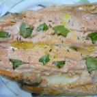 Ingredientes: trucha, tomillo, romero, laurel, aceite y sal. ﻿Receta completa en Cookpad
