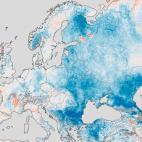 Este mapa muestra la gran anomalía térmica a ras de suelo que vivió Europa en febrero. En grandes zonas del continente la bajada de las temperaturas fue de 10º inferior a la media de otros años.