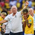 5c8a4569250000580680ec32