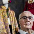 El dise&ntilde;ador de moda Hubert de Givenchy falleci&oacute; el 10 de marzo de 2018 en Par&iacute;s a los 91 a&ntilde;os. &quot;Monsieur De Givenchy se apag&oacute; mientras dorm&iacute;a&quot;, explic&oacute; la familia en un comuni...