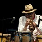 El m&uacute;sico estadounidense sufri&oacute; un infarto en medio de un incendio en su vivienda en Madrid. Ten&iacute;a 69 a&ntilde;os y era conocido por haber tocado junto a The Beach Boys o Dizzy Gillespie. Gonz&aacute;lez muri&oacute; en el h...