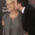 Antonia Guzm&aacute;n, abuela del director y actor Daniel Guzm&aacute;n, falleci&oacute; a los 96 a&ntilde;os. Lleg&oacute; a la vida de los espa&ntilde;oles en 2015 gracias a A cambio de nada, la Opera Prima de su nieto en la que debut&oacute; ...