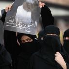 5c8b6319230000dd04249aaf