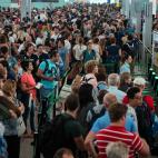 5c8a5d5e2400004205a2fda1