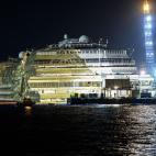 5c8aebb7250000e203c9dc74