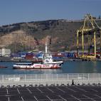 5c8a4f7e260000e804fe3006