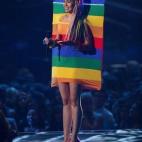 Presentando en los premios MTV VMA