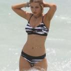 5c8b3532240000f404a4599b