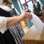 5c8b797e360000ba1a6d2d46