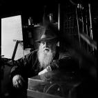 5c8aebd02400000a05a3e779