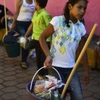 Cientos de personas han huido de sus casas por la violencia que genera la cacería de El Chapo