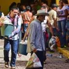 Cientos de personas han huido de sus casas por la violencia que genera la cacería de El Chapo