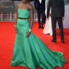 5c8b6bcc240000f7054d6fb7