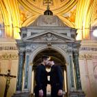 5c8b80c8360000c81a6d3fb5