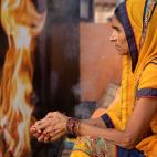 El naranja, tomado del azafr&aacute;n es el color que se&ntilde;ala la transformaci&oacute;n en el hinduismo.