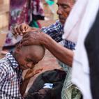 Los habitantes de Benar&eacute;s hacen vida en los ghat de la ciudad.