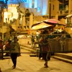 Cada noche, decenas de ni&ntilde;os juegan al b&aacute;dminton gracias a la fundaci&oacute;n Aviral Ganga.