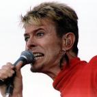 Bowie durante un concierto en 1997