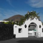 Antigua residencia de C&eacute;sar Manrique, contiene dos exposiciones permanentes de arte contempor&aacute;neo y otra m&aacute;s representativa de la obra del artista. Entradas: General 10 euros, ni&ntilde;os hasta 12 a&ntilde;os,...