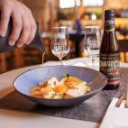 &iexcl;Bienvenido al mundo de la cerveza artesanal! Ubicado en la calle Ponzano, El Sainete permite tanto probar de sus m&aacute;s de 18 grifos de cerveza craft como de sus 100 variedades y estilos en botella. Adem&aacute;s, se pueden probar tam...