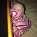 No me gusta dormir sola, así que me pongo de pie y me echo a llorar... hasta que me siento y caigo dormida de cansancio.