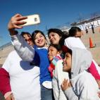 5c8a6fc22000009d036f27c6