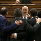 Varios diputados se fotografían antes del inicio de la sesión constitutiva de la Cámara Baja.