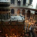 Por primera vez en cinco siglos, la que se considera que es la tumba de Jesucristo ha sido abierta. La lápida que la cubre se movió parcialmente en 1809, pero los arqueólogos tenían que retirarla entera si querían entrar en el que se consid...