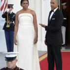 Vestida de blanco palabra de honor por Brandon Maxwell (diseñador de cabecera de Lady Gaga) en la cena de agosto de 2016 en honor al primer ministro de Singapur, Lee Hsien Loong, y su esposa, Ho Ching.