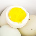 Es una expresión utilizada en varios países para llevar diferentes mensajes. En Chile, Ecuador y Colombia se usa para mencionar algo que está a muy bajo precio. Mientras que en Costa Rica se utiliza para describir la acción de lograr algo co...