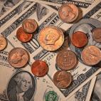 Para un mexicano un "chavo" es un joven, mientras que un "chavito" es un niño o un adolescente. Por ejemplo, "Ese chavo me gusta gusta mucho", o "Él está muy chavito para ir con nosotros al cine". Para los puertorriqueños estas palabras tien...