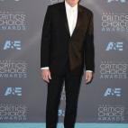 5c8b7ae7230000d50424d6d2