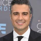 5c8b7aec250000e203cac64f