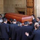 Entrada del féretro en el Palacio de los Guzmanes.