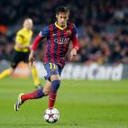 El brasileño Neymar, del Barcelona, corre con el balón durante un partido del Grupo H de la Liga de Campeones contra el Celtic en el Camp Nou, en Barcelona, España, el miércoles 11 de diciembre de 2013. (AP Foto/Emilio Morenatti)