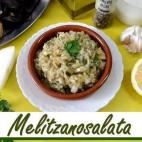 Tambi&eacute;n llamada melitzanosalata, esta ensalada puede servir como primero o acompa&ntilde;ante de cualquier carne o pescado. Puedes ver c&oacute;mo prepararla en este v&iacute;deo o directamente en Cookpad.
