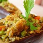 Tambi&eacute;n llevan pimiento verde, pimiento rojo, guisantes y salsa de soja. Aqu&iacute; tienes la receta completa.