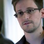 El extécnico de la CIA destapó los programas de espionaje de EEUU, tuvo que huir de su país y buscar asilo en Rusia, que se le concedió el 1 de agosto.