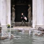 5dcbe3a4210000e85f34cd04