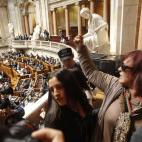 5c8b2bb92500001304ca383e