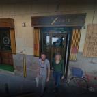 M&aacute;s que un sitio de Sabina es un sitio para Sabina. Ese local cerca de Sol debe su nombre a ﻿la canci&oacute;n del &aacute;lbum F&iacute;sica y qu&iacute;mica (1992). Cada noche le dedica un homenaje al cantautor pinchando este tema.