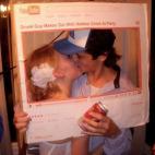 El título elegido en esta ocasión es algo así como "tipo borracho se lo monta con el pibón de la fiesta".