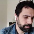 El pol&iacute;tico catal&aacute;n va siempre impecable y con el pelo perfectamente cortado. La cuarentena tambi&eacute;n ha pasado factura a su cabellera, dif&iacute;cil de domar estos d&iacute;as como demuestra esta imagen del 23 de abril.