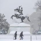 5c8b1ce82000004504702baa