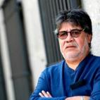 El escritor chileno, tambi&eacute;n guionista y director de cine, estaba afincado en Gij&oacute;n y falleci&oacute; con 70 a&ntilde;os el 16 de abril. En 1989 su novela El viejo que le&iacute;a historias de amor se convertir&iacut...
