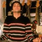 Schlesinger, de 52 a&ntilde;os, fue candidato al Oscar a la mejor canci&oacute;n original por That Thing You Do!, el tema principal de la pel&iacute;cula musical That Thing You Do! (1996) que dirigi&oacute; y protagoniz&oacute; To...