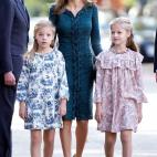 El 12 de octubre de 2014, Leonor y Sof&iacute;a asistieron por primera vez al Desfile Militar del D&iacute;a de la Hispanidad. Las ni&ntilde;as, de rosa y azul, con vestidos estampados.